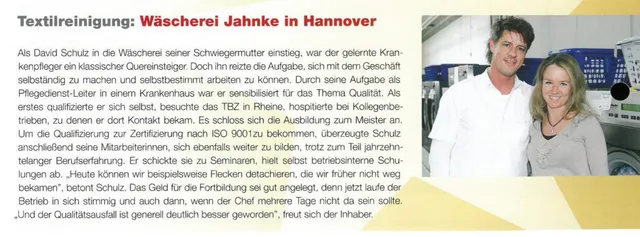 Beitrag aus der WRP-Beilage über die Wäscherei Jahnke in Hannover mit Foto von David und Jenny Schulz in der Wäscherei